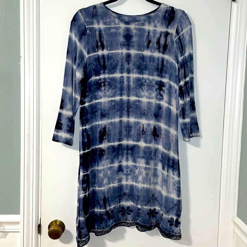 Alya Kayla stretch tie dye dress with embroidery in blue & white M